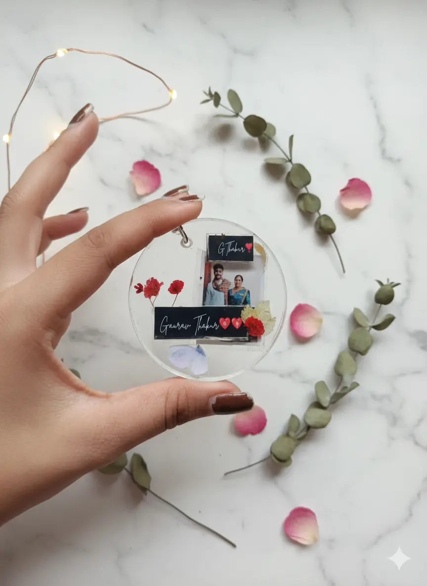 Personalized Photo Resin Keychain with Dried Flowers | Custom Couple Name & Picture Keychain | Unique Handmade Gift for Him/Her, Anniversary, Birthday