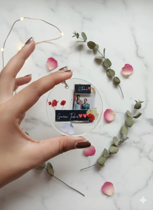 Personalized Photo Resin Keychain with Dried Flowers | Custom Couple Name & Picture Keychain | Unique Handmade Gift for Him/Her, Anniversary, Birthday